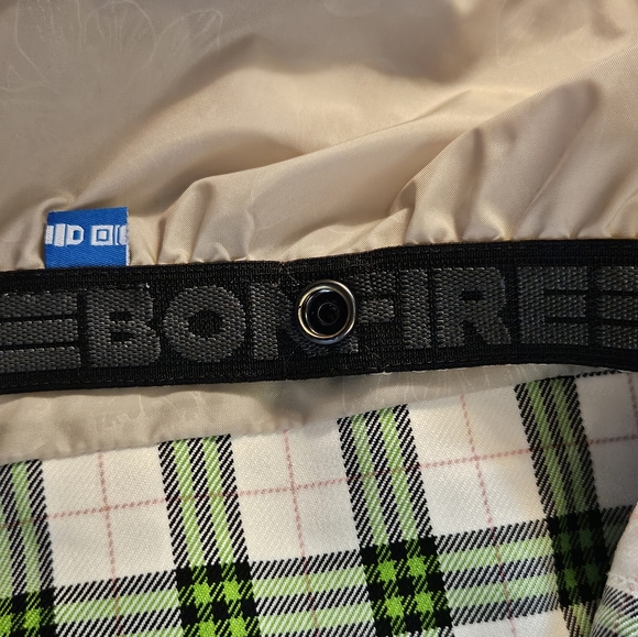 Bonfire Women's Snowboarding/Skiing Jacket - Picture 12 of 17